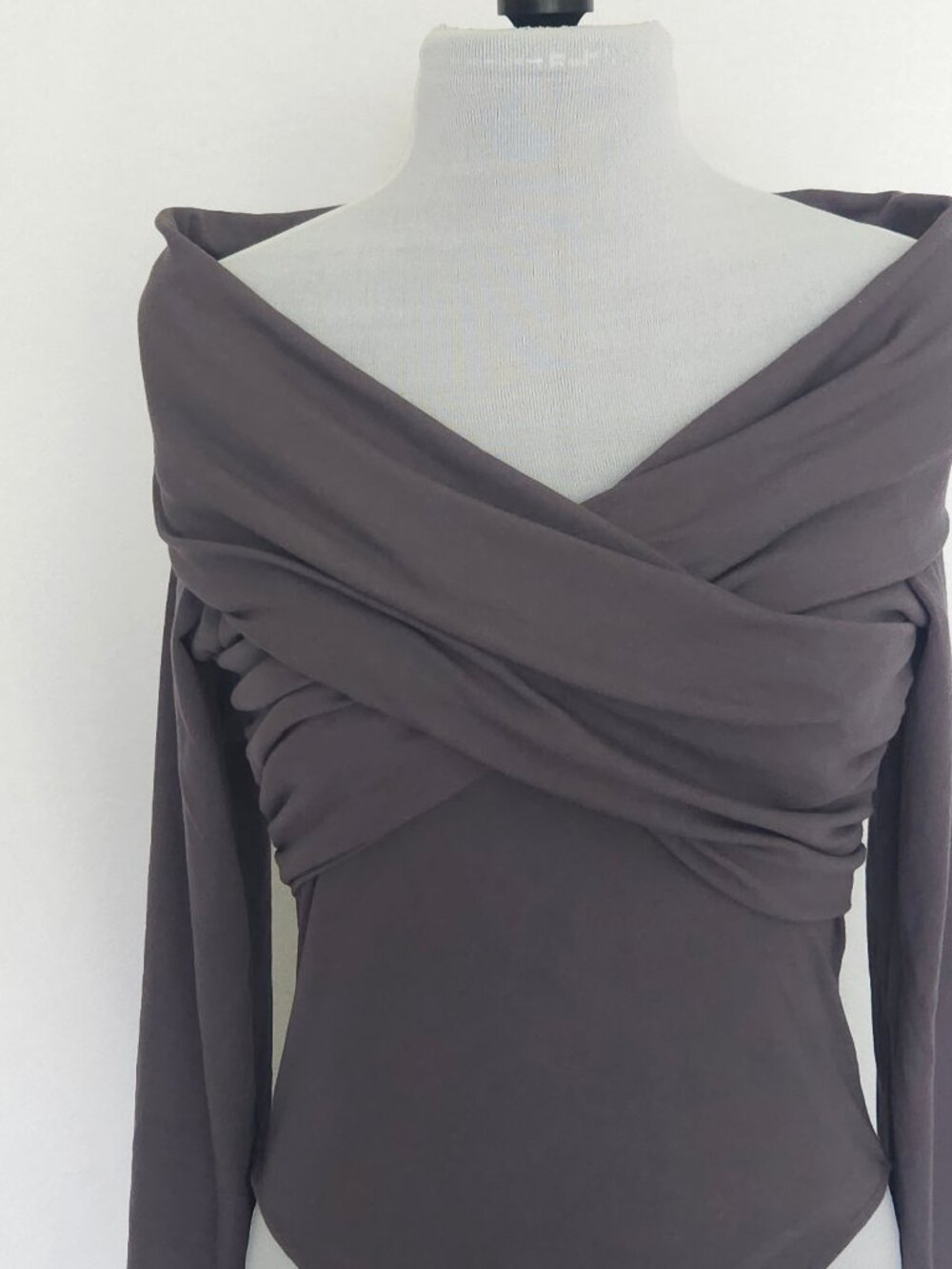 Off Shoulder Ruched Bodysuit Charcoal Viral Going Out Top Princess Polly Size 6 - Picture 4 of 10